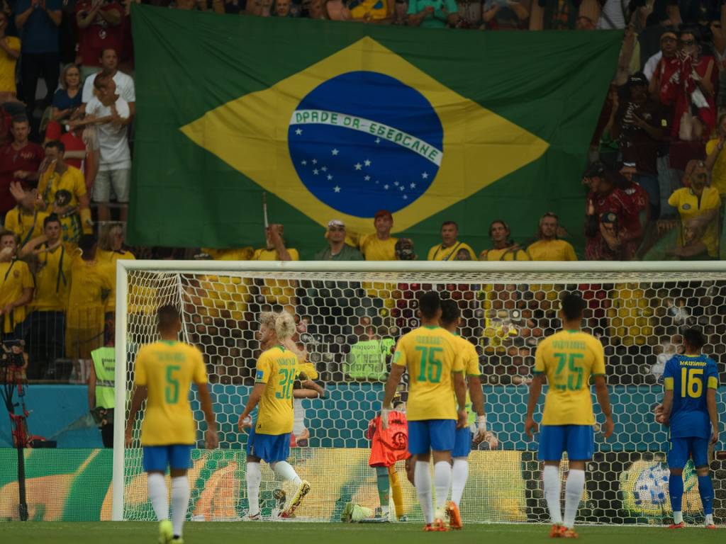 Como o futebol moldou a identidade cultural do Brasil